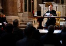 Đức Thánh Cha mời gọi các linh mục vượt thắng thái độ cay đắng và bất mãn