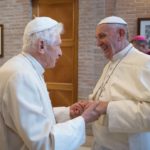 Đức Phanxicô thăm Đức Bênêđictô XVI