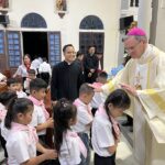 Đức Giám mục John Arnold (Anh Quốc) thăm giáo xứ Bình Thuận