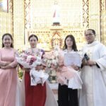 Giáo xứ Cửa Lò: chúc mừng và trao quà cho em Maria Nguyễn Trần Yến Nhi – Thủ khoa toàn quốc, khối C00 năm 2025